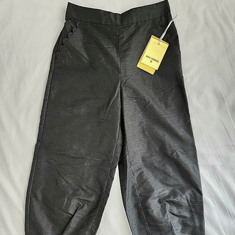 KIKA VARGAS Women's Black Scallop Edge Pocket Tapered Pants Size: XS (NWT)